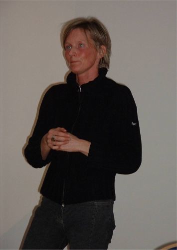 Frau Kathrin Schl�nsen